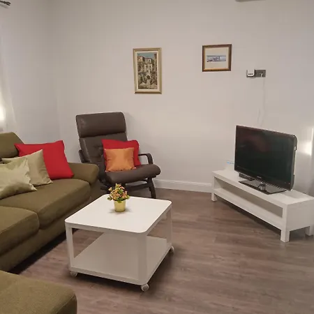 Kuca Macut Vakantiehuis *